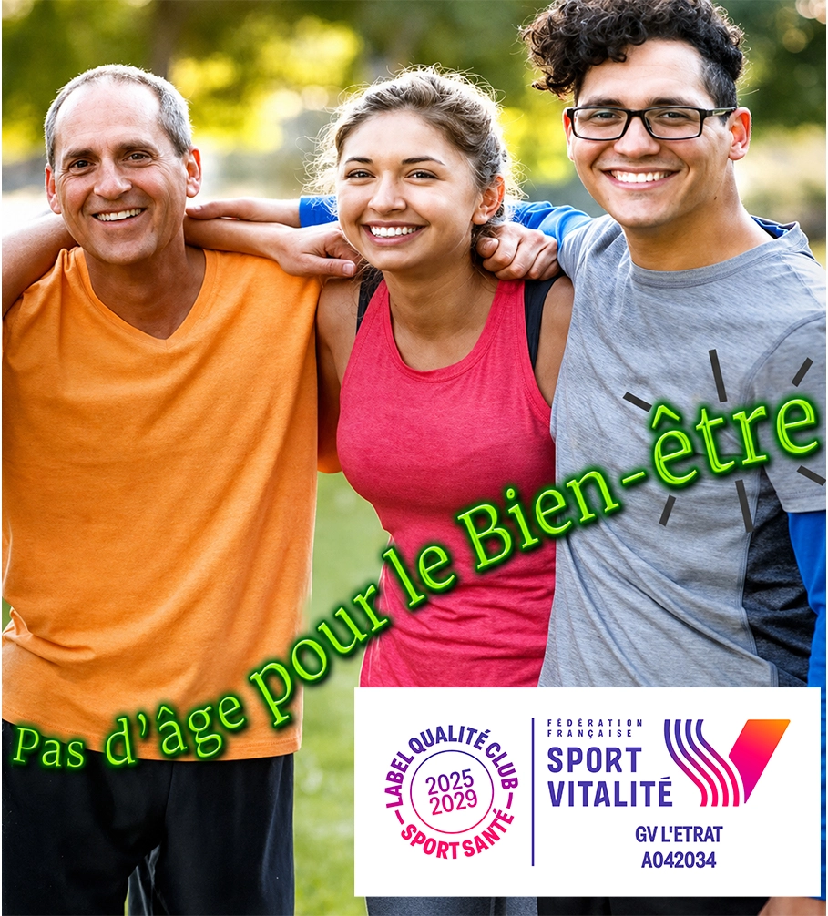 3 personnes de tout age avec le label qualité club